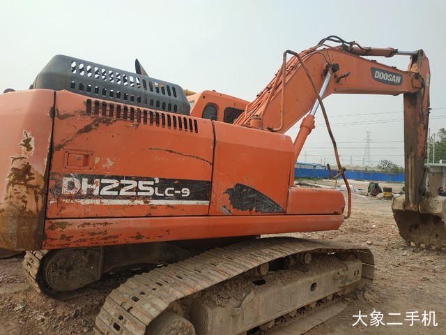 斗山 DH215-9 挖掘机